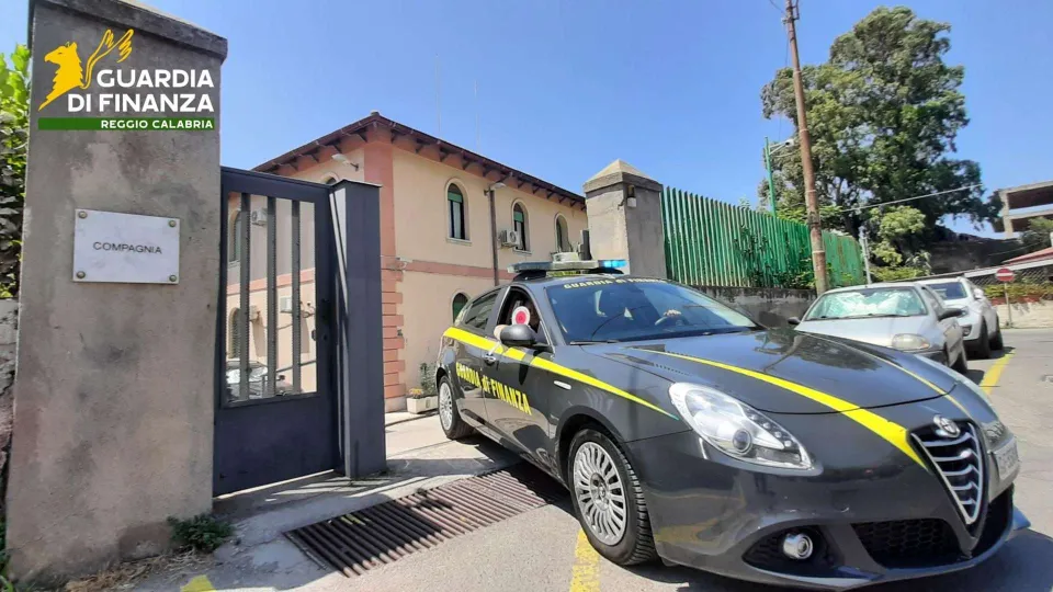 'Ndrangheta: confiscati beni per 2 milioni a commercialista condannato