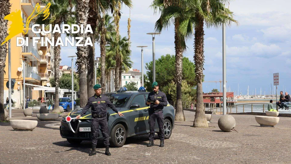 I tentacoli della 'ndrangheta sui locali del lungomare di Crotone