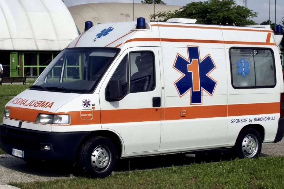 Tragedia nel Reggino, meccanico muore schiacciato da auto