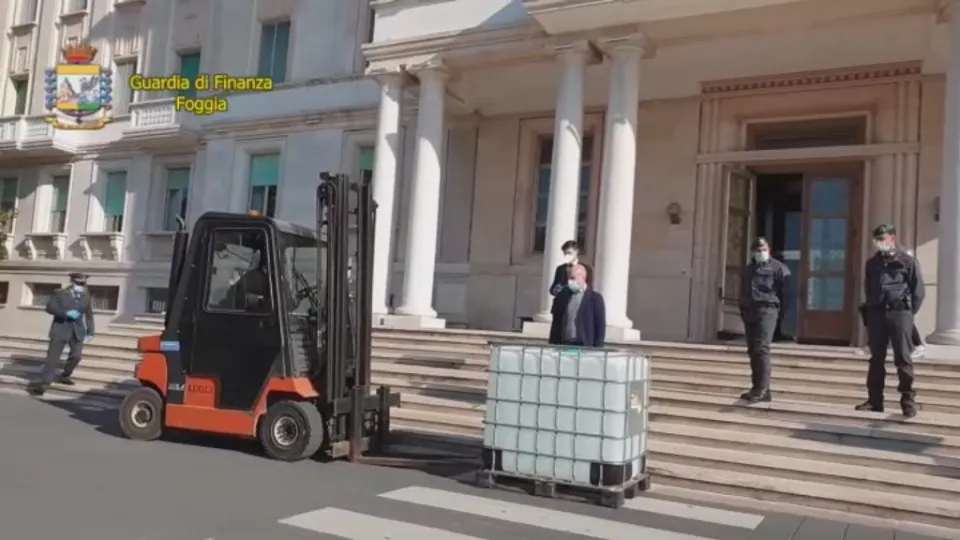 Foggia, devoluti oltre 9mila litri di alcool etilico per la produzione di disinfettante (VIDEO)