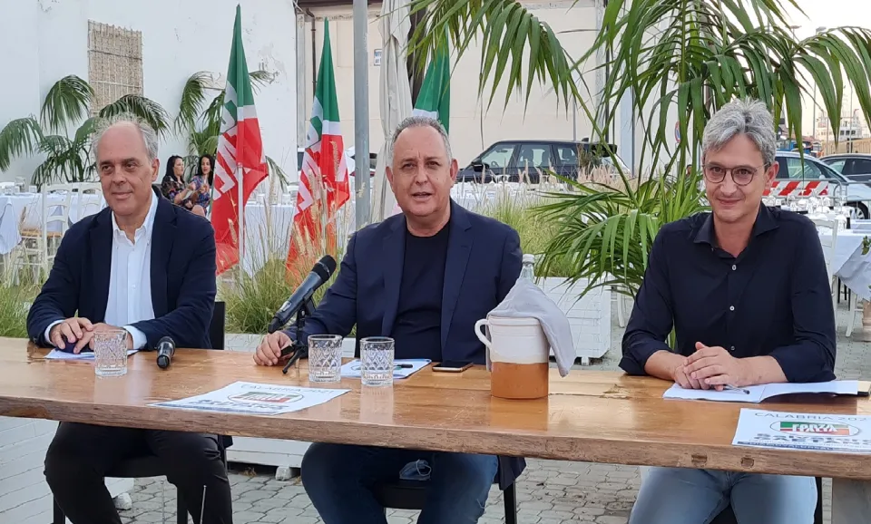 Ingresso ufficiale in Forza Italia di Salvatore Gaetano, con un abbraccio corale di Occhiuto, Mangialavori e Torromino