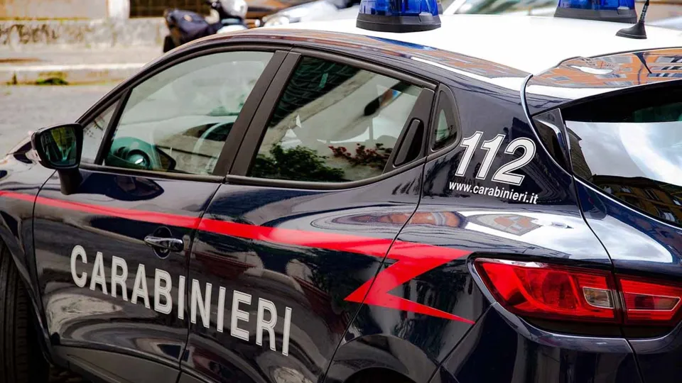 Spara ai nipoti senza colpirli, 50enne arrestato a Cirò Marina