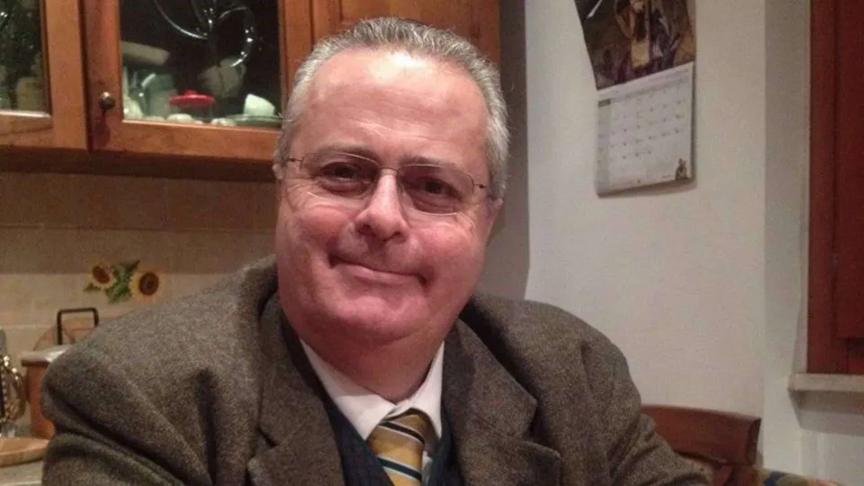 Barriere e disservizi: a Filadelfia un uomo con disabilità resta bloccato in casa