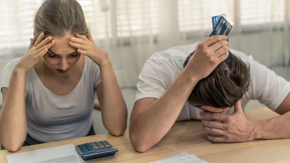 Consumatori, come affrontare il sovraindebitamento e diritto all'abitazione