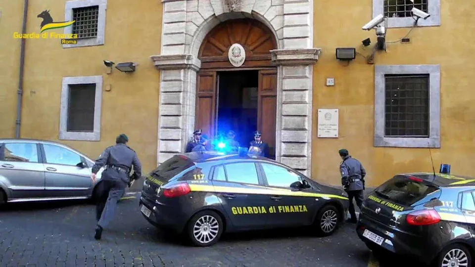 'Ndrangheta a Roma: 19 arresti per truffe sui carburanti