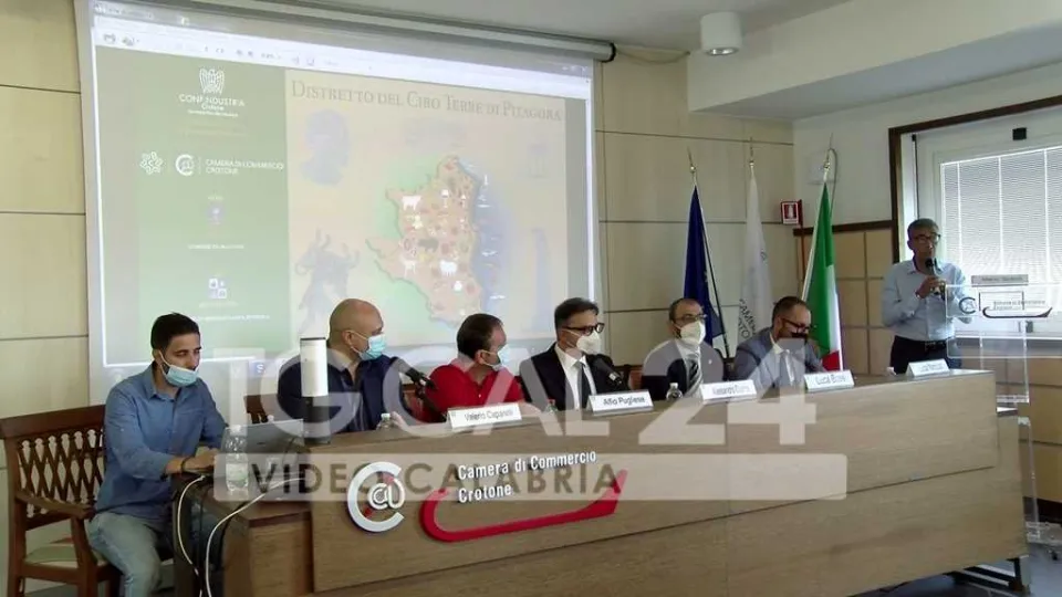 VIDEO | Distretto del cibo "Terre di Pitagora": presentato il partenariato guidato da P.I. Confindustria Crotone