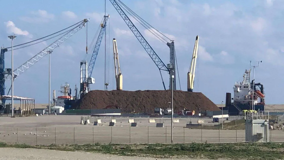 Crotone, 37enne morto mentre lavorava nel porto industriale