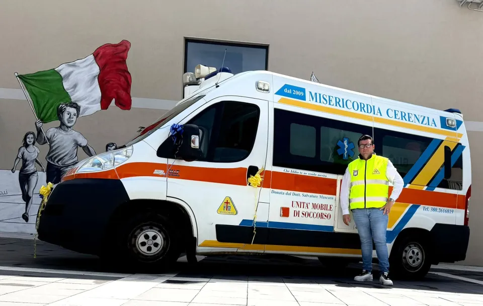 Compleanno solidale per il sindaco di Cerenzia: dona un'ambulanza alla comunità