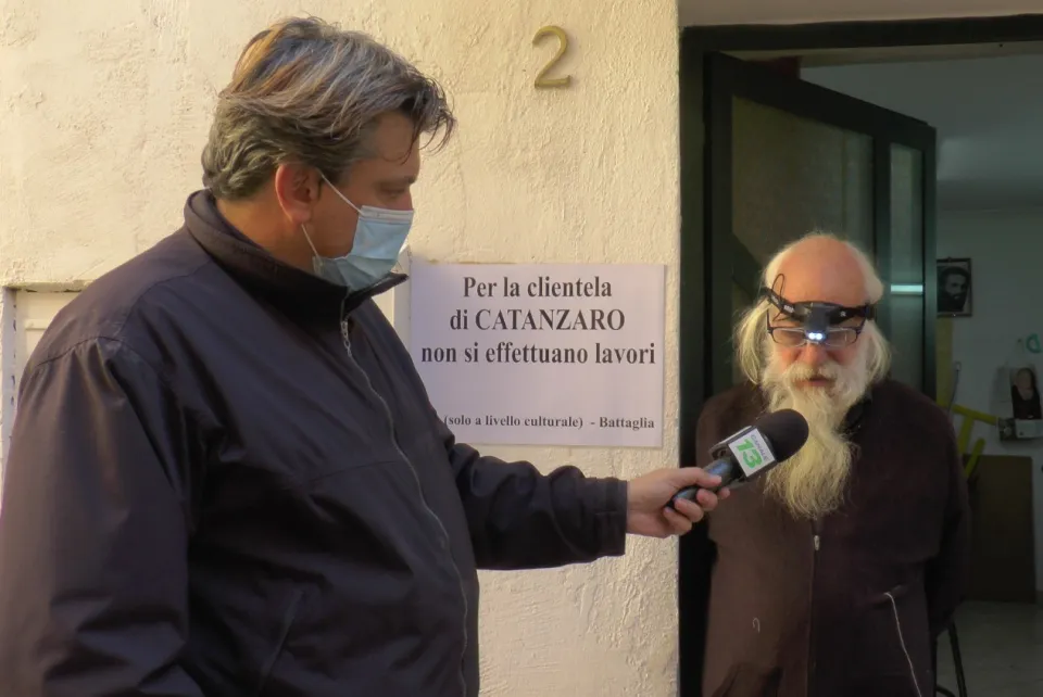 “Catanzaro e dintorni” su VideoCalabria: l'orgoglio artigiano e le esperienze dell'abile sarto Franco Battaglia