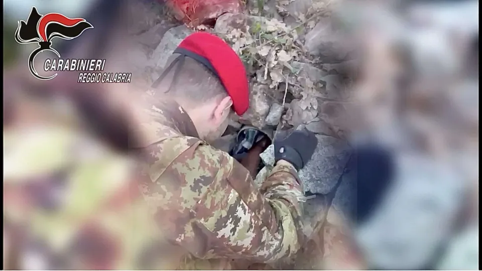 Aspromonte, scoperto deposito di armi nascosto tra le pietre
