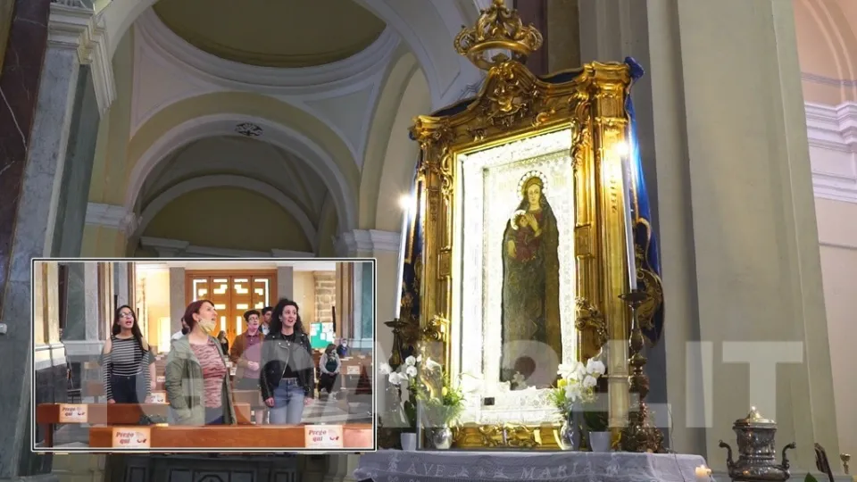 Musica, l'omaggio dello Shining Voices Gospel Choir al Quadro della Madonna di Capocolonna (VIDEO)