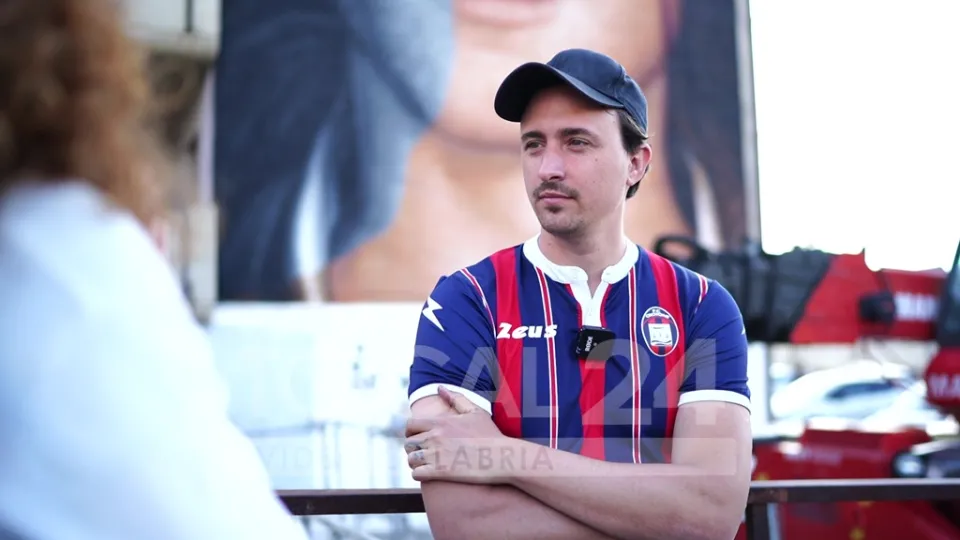 Jorit torna a Crotone per un murale dedicato alle vittime del naufragio di Cutro