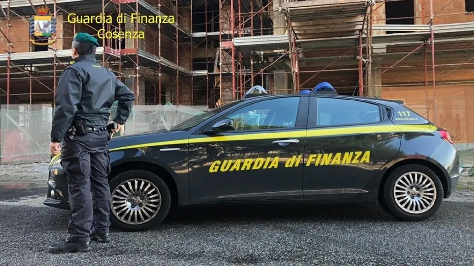 Lavoravano in nero e percepivano il Reddito di Cittadinanza: pizzicate 10 persone nel Cosentino