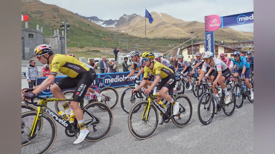 Giro d’Italia, martedì traffico rivoluzionato tra Catanzaro e Cosenza