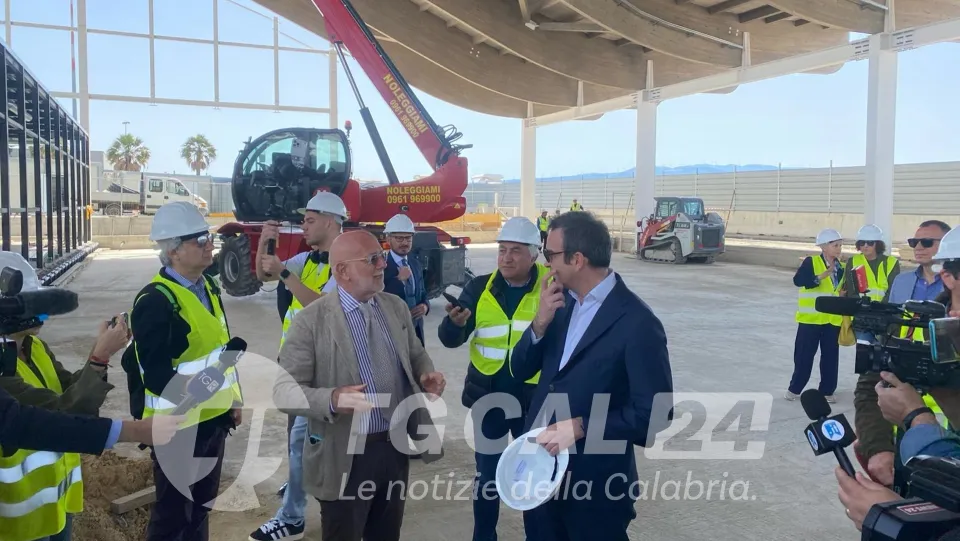 Restyling dell'aeroporto di Lamezia Terme: il punto del governatore Occhiuto