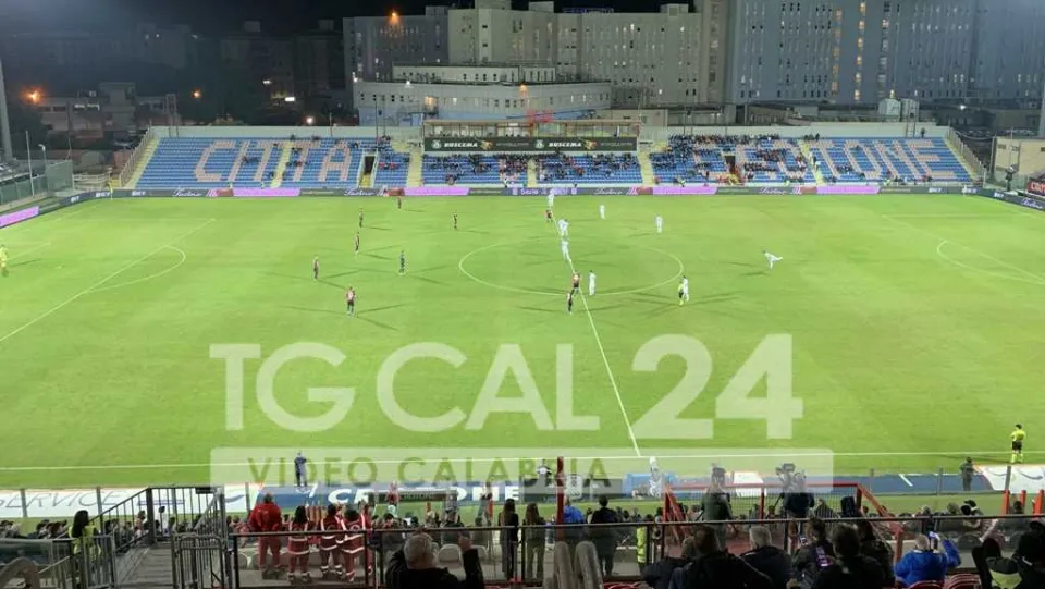 Coronavirus, undici casi positivi nella squadra del Crotone Calcio