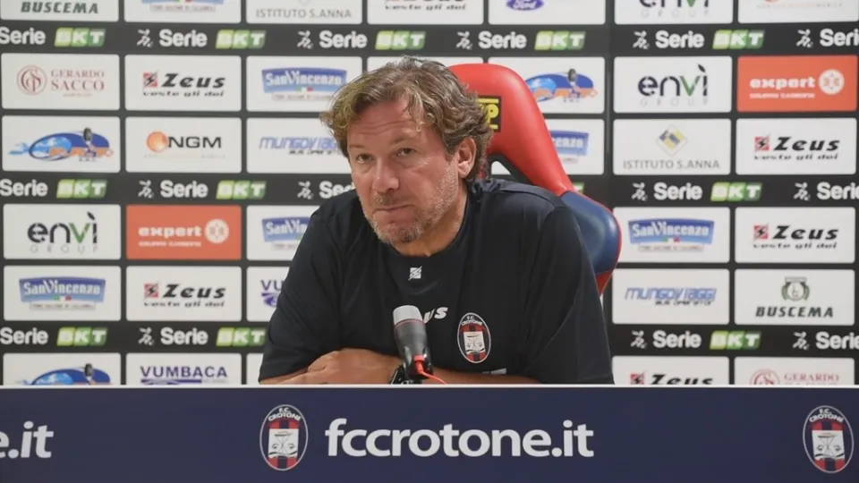 VIDEO | Serie B, Stroppa (Crotone): «Mancano quattro partite alla fine, dobbiamo mantenere il vantaggio»