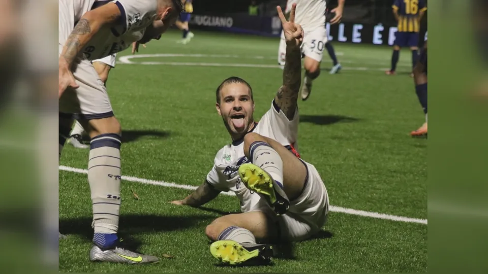 Calcio Serie C | Crotone-Messina 3-3, ma il rammarico rossoblu è enorme