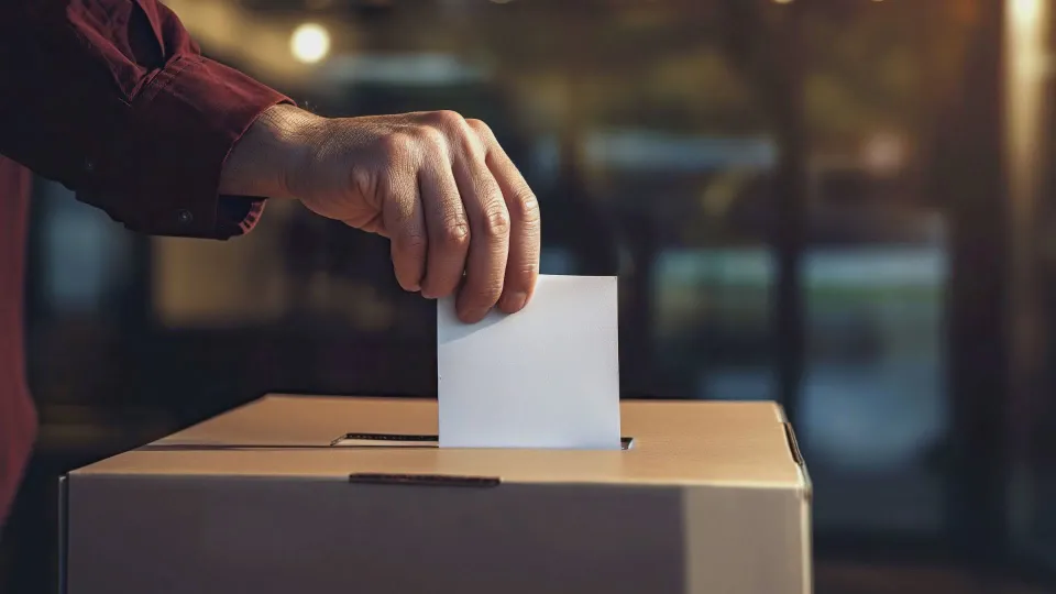 Voto fuori sede, arrivano le istruzioni del Viminale: chi può votare lontano dal Comune di residenza