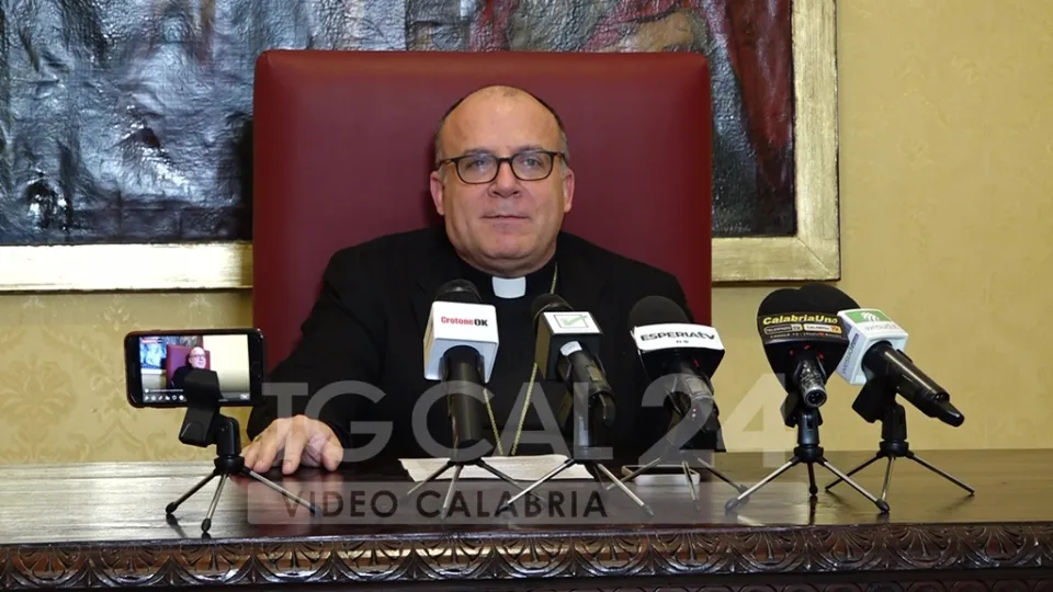 La tragedia di Cutro nelle parole di mons. Panzetta: «O siamo accoglienti, o non siamo discepoli di Gesù»