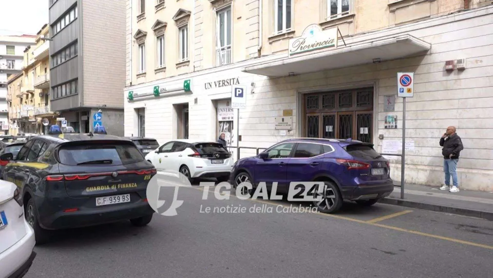Appalti pilotati in Provincia a Crotone, indagato l'ex vicepresidente