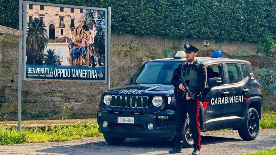Scaricano calcinacci nel torrente: 2 denunciati nel Reggino