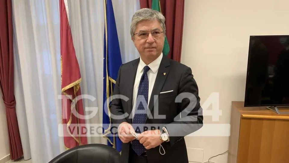 VIDEO | Crotone, insediato il nuovo questore Marco Giambra: «Chiedo la collaborazione dei cittadini»