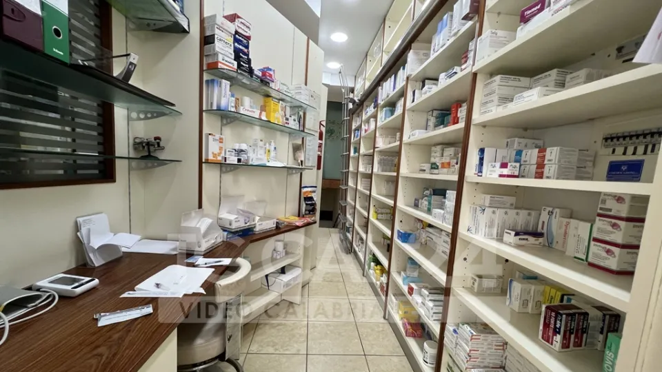 COVID | Corte Costituzionale: "Tamponi rapidi e test sierologici solo in farmacia e non in parafarmacia"