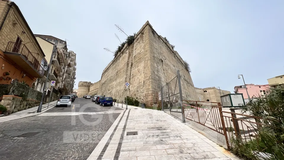 VIDEO | Castello di Carlo V a Crotone: partono i lavori di riqualificazione del Bastione San Giacomo