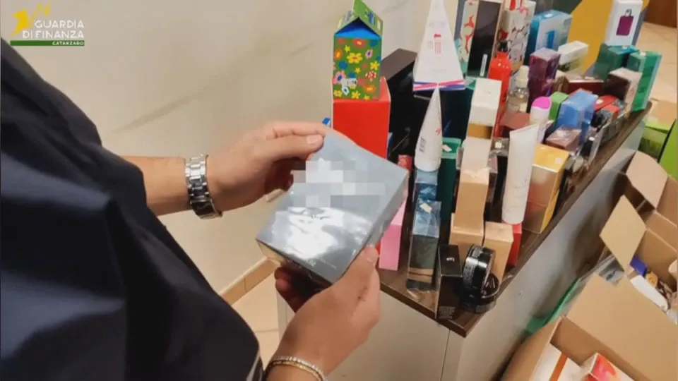 Cosmetici vietati sul mercato, tre imprenditori a processo