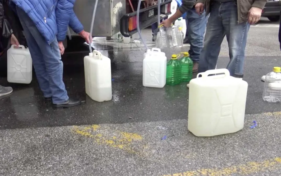 Rubinetti a secco a Crotone, ecco le indicazioni della Protezione civile: autobotti dislocate in 5 punti