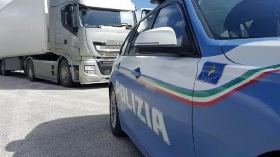 Costa ionica cosentina, controlli sui trasporti alimentari: multe per 3.000 euro