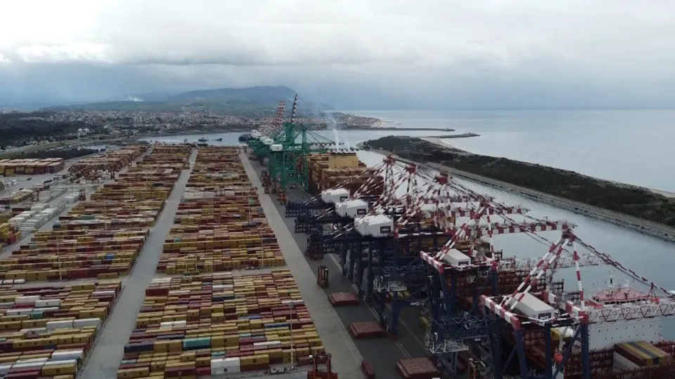 252 chili di cocaina al porto di Gioia Tauro, arrestati due portuali
