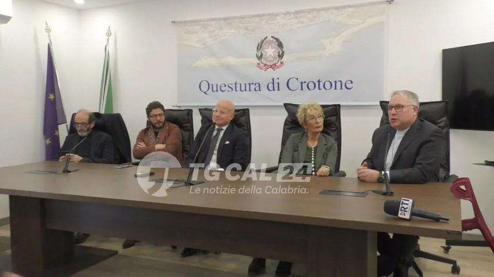 Legalità: la Questura di Crotone apre le porte agli studenti