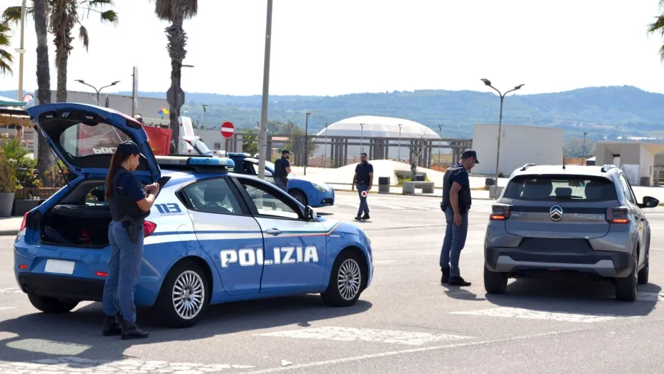 Furto a Gioia Tauro, la Polizia individua il gruppo dopo mesi di indagini