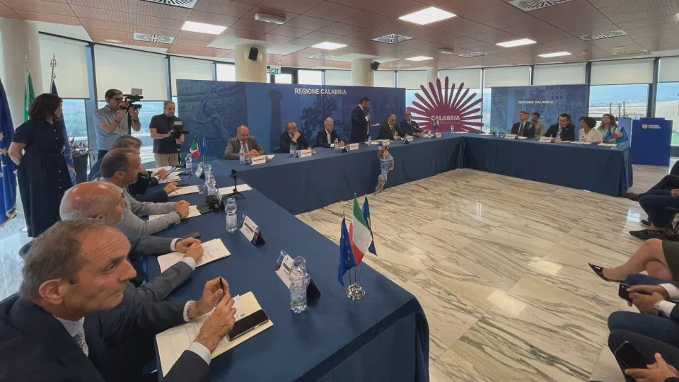 Calabria-Hong Kong, nasce tavolo permanente per attrarre investimenti