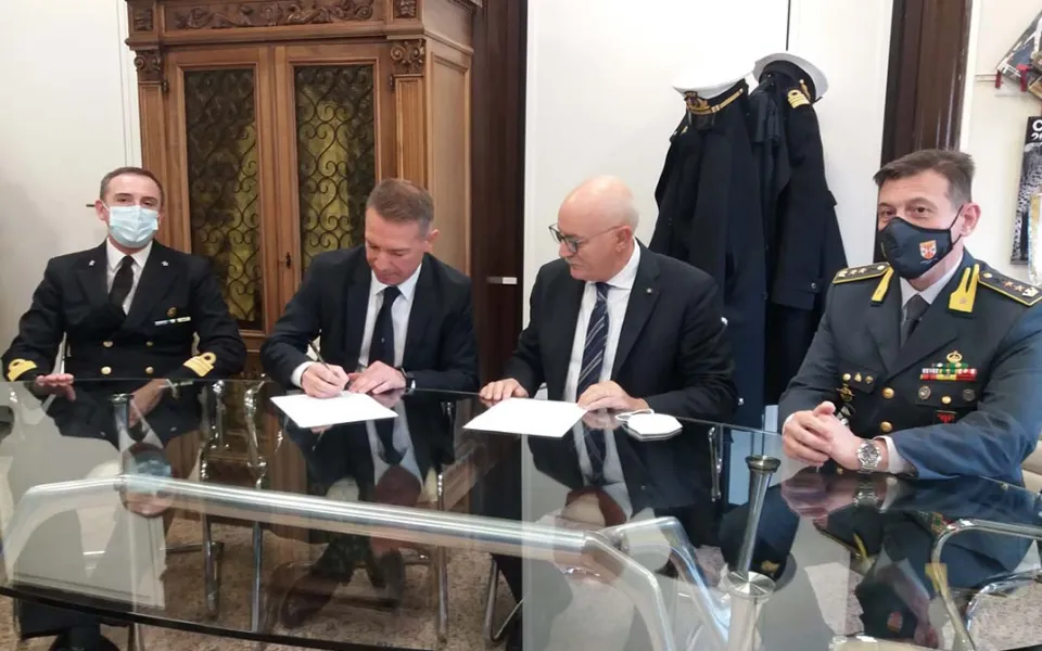 La Procura di Vibo anticipa i tempi e lancia un'offensiva contro l'inquinamento marino