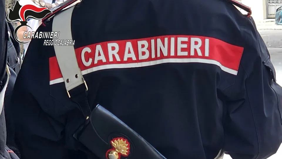 Chiama i carabinieri per atto intimidatorio, ma era stato lui a simulare il reato