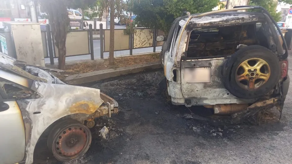 San Giovanni in Fiore, incendiata l'auto di un consigliere comunale: chiesto l'intervento del prefetto