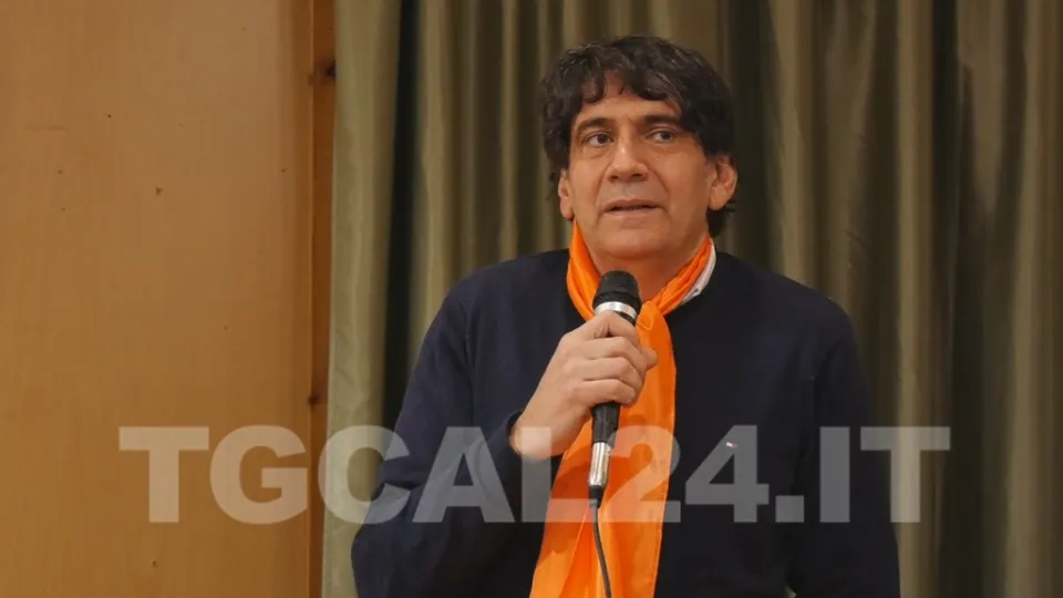Regionali: infrastrutture e bonifica i temi principali di Tansi affrontati a Crotone (VIDEO)