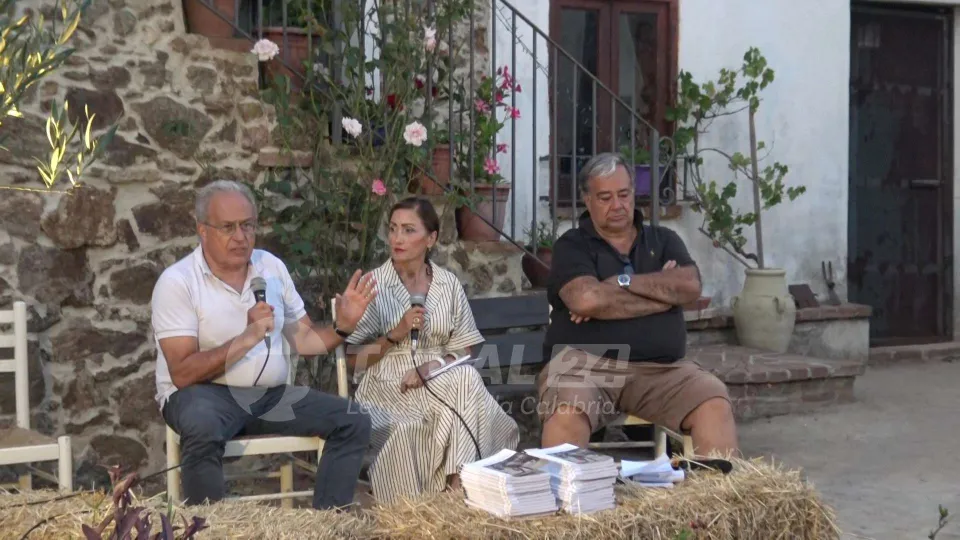 "Belve di pane": presentato il nuovo libro di Vittoria Camobreco