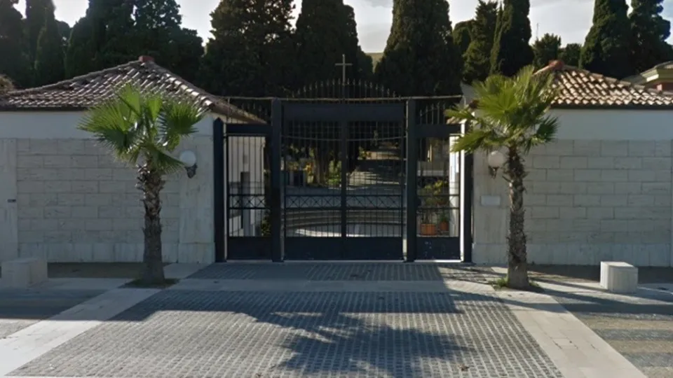 Crotone, riaprono i cimiteri dal 2 maggio: revocata l'ordinanza commissariale