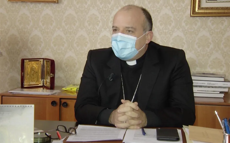Intervista con l'arcivescovo di Crotone Angelo Panzetta: "La 'policrisi' è l'occasione per progettare un nuovo futuro nel segno del Bene comune"
