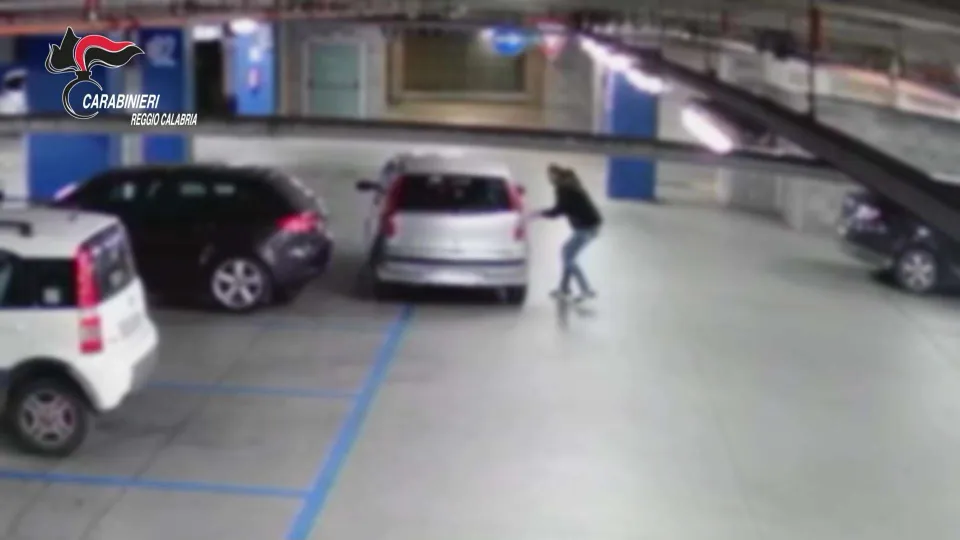 Furti d'auto e in appartamenti, sgominata banda: sei arresti