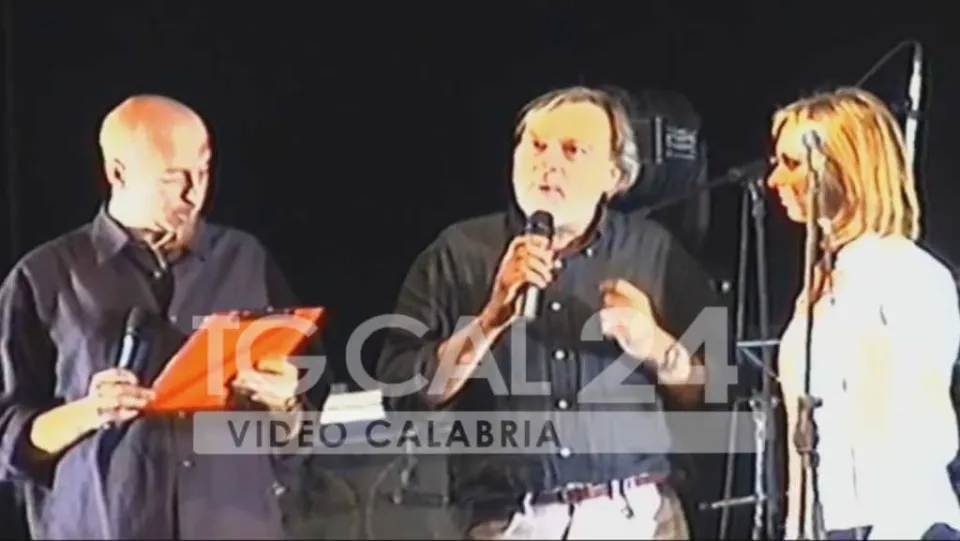 VIDEO | Gino Strada a Crotone nel 2003: «Un altro mondo è possibile. Dipende solo da noi»