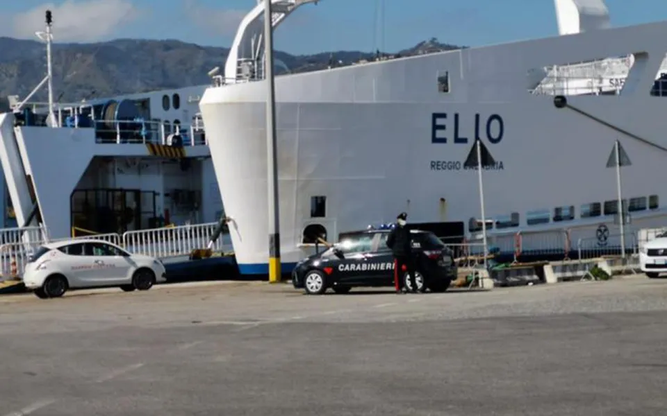 Cima di una nave si spezza e uccide un marinaio nel porto di Messina