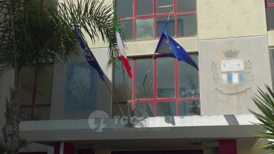 Crotone: arrestato agente della Penitenziaria ritenuto "infedele"