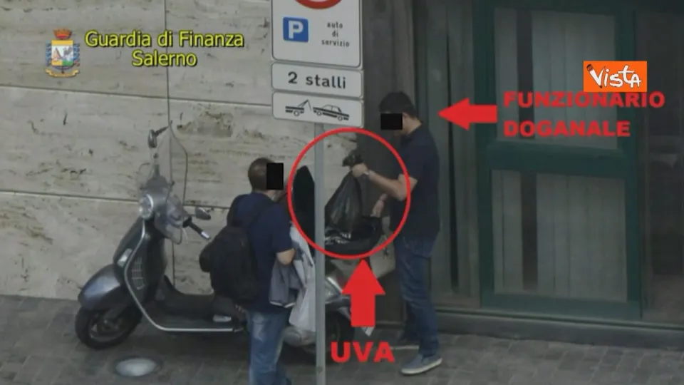 Traffico internazionale di rifiuti al porto di Salerno: 39 gli arresti (VIDEO)