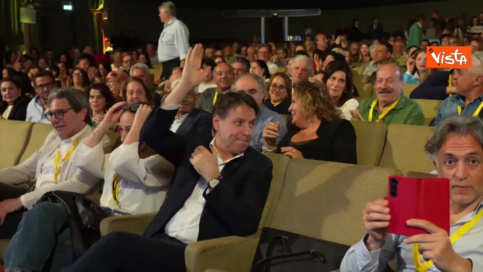 Conte: «Non siamo l'antipolitica, siamo la buona politica»