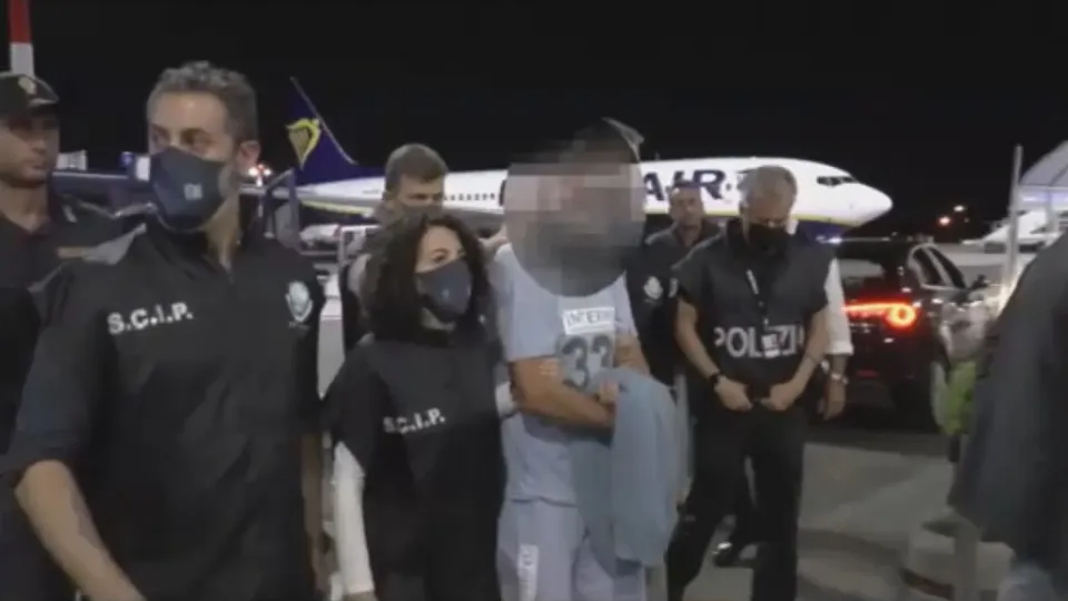 ‘Ndrangheta, estradato in Italia il boss Rocco Morabito: dovrà scontare 30 anni di carcere (VIDEO)